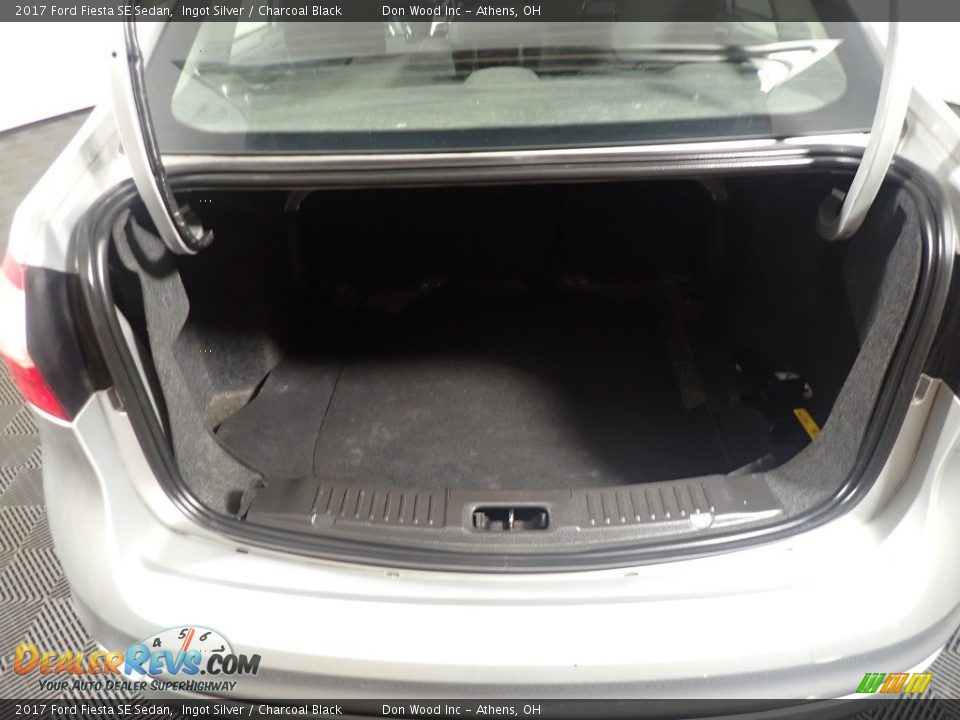 2017 Ford Fiesta SE Sedan Ingot Silver / Charcoal Black Photo #14