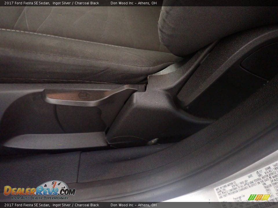 2017 Ford Fiesta SE Sedan Ingot Silver / Charcoal Black Photo #22