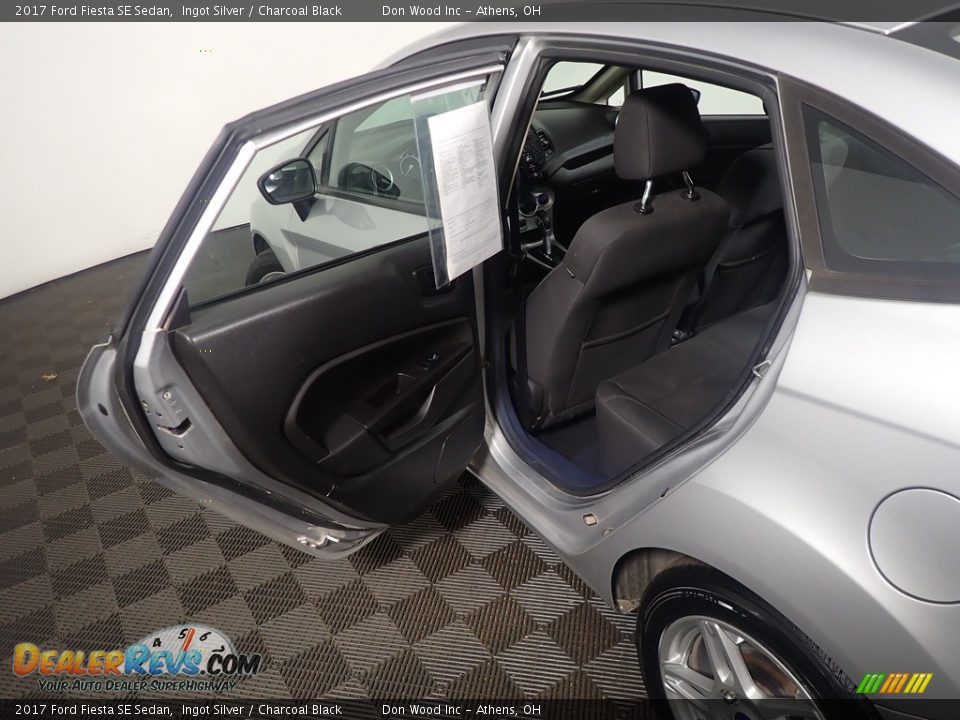 2017 Ford Fiesta SE Sedan Ingot Silver / Charcoal Black Photo #33