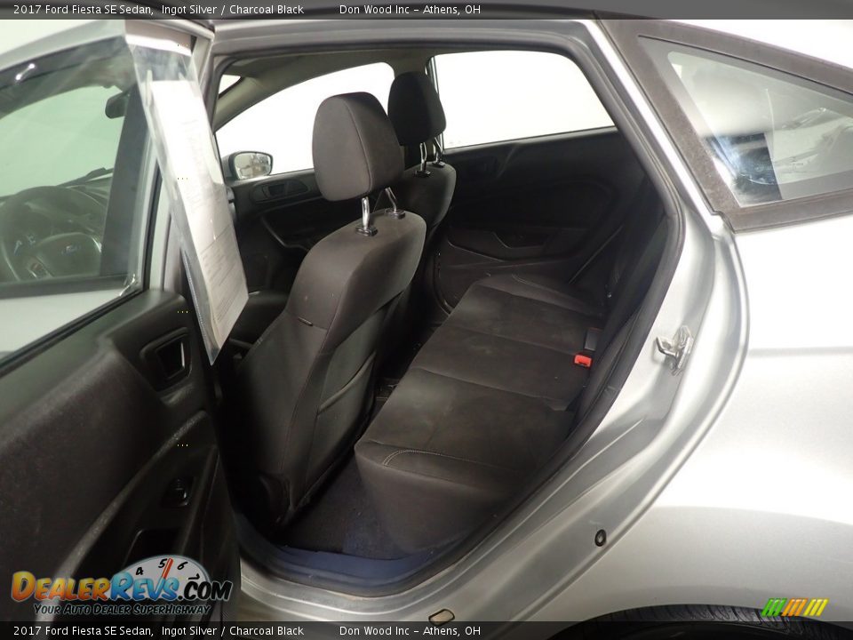 2017 Ford Fiesta SE Sedan Ingot Silver / Charcoal Black Photo #34