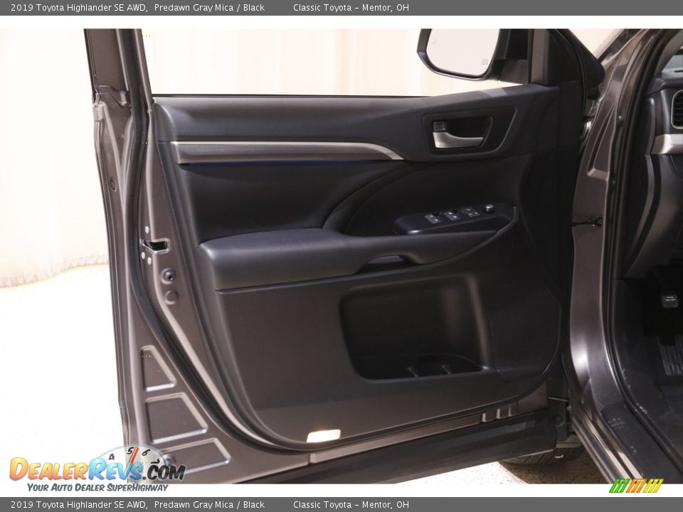 2019 Toyota Highlander SE AWD Predawn Gray Mica / Black Photo #4
