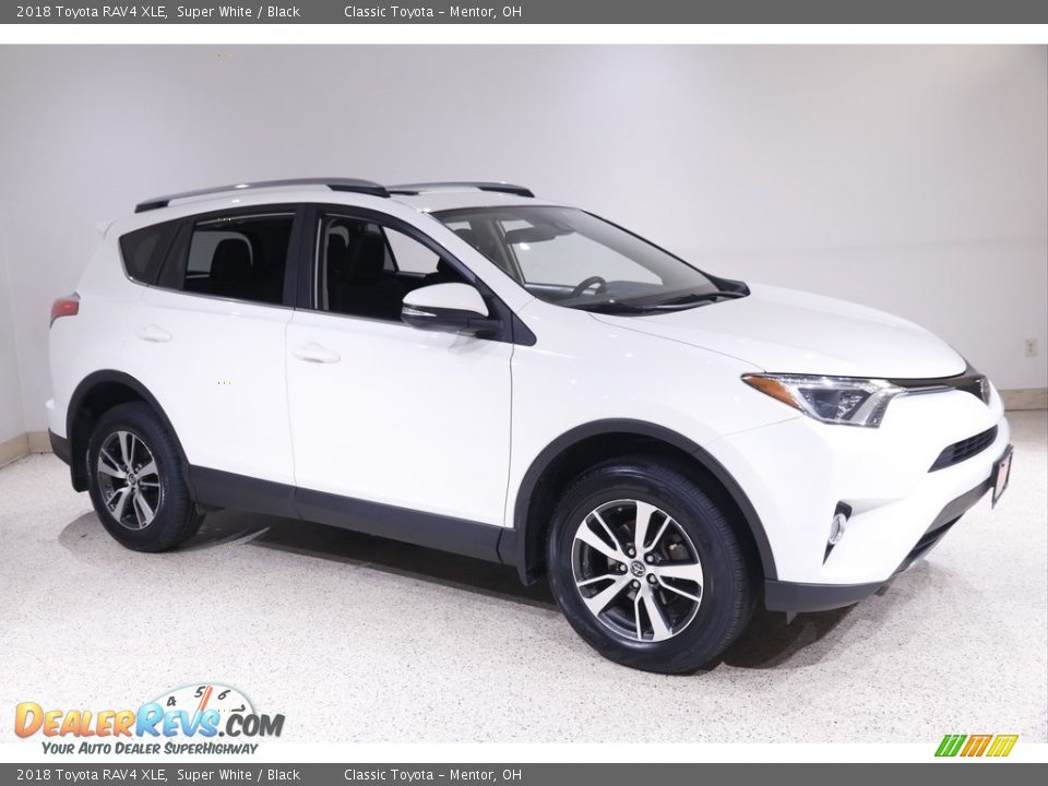 2018 Toyota RAV4 XLE Super White / Black Photo #1