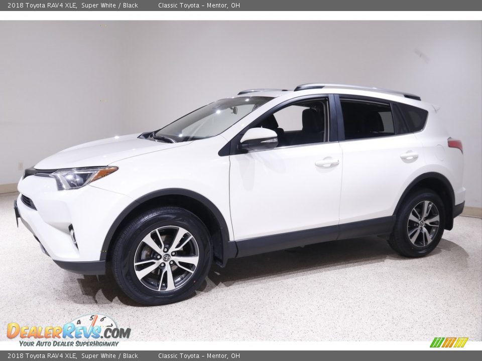 2018 Toyota RAV4 XLE Super White / Black Photo #3