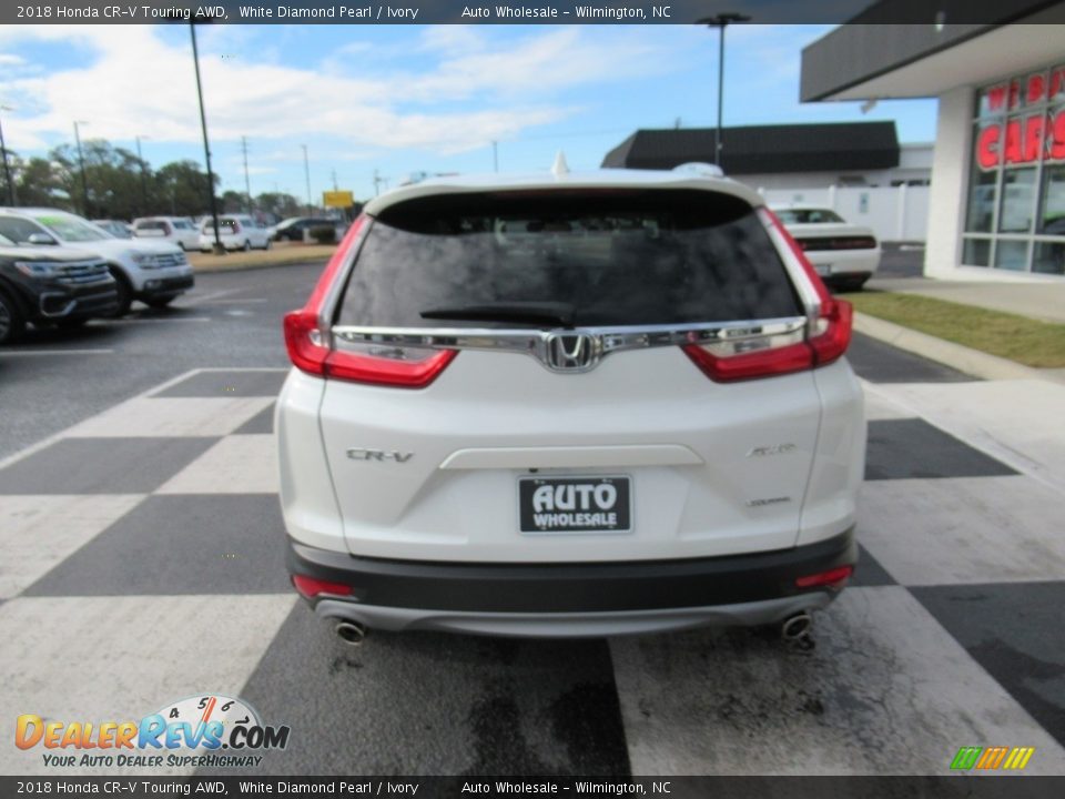 2018 Honda CR-V Touring AWD White Diamond Pearl / Ivory Photo #4