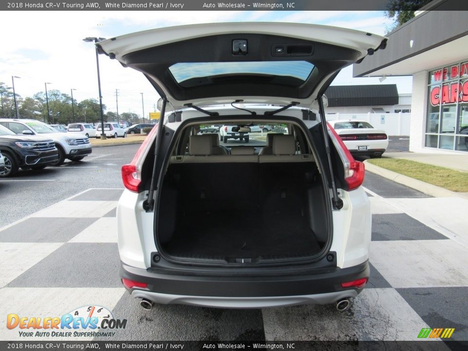 2018 Honda CR-V Touring AWD White Diamond Pearl / Ivory Photo #5