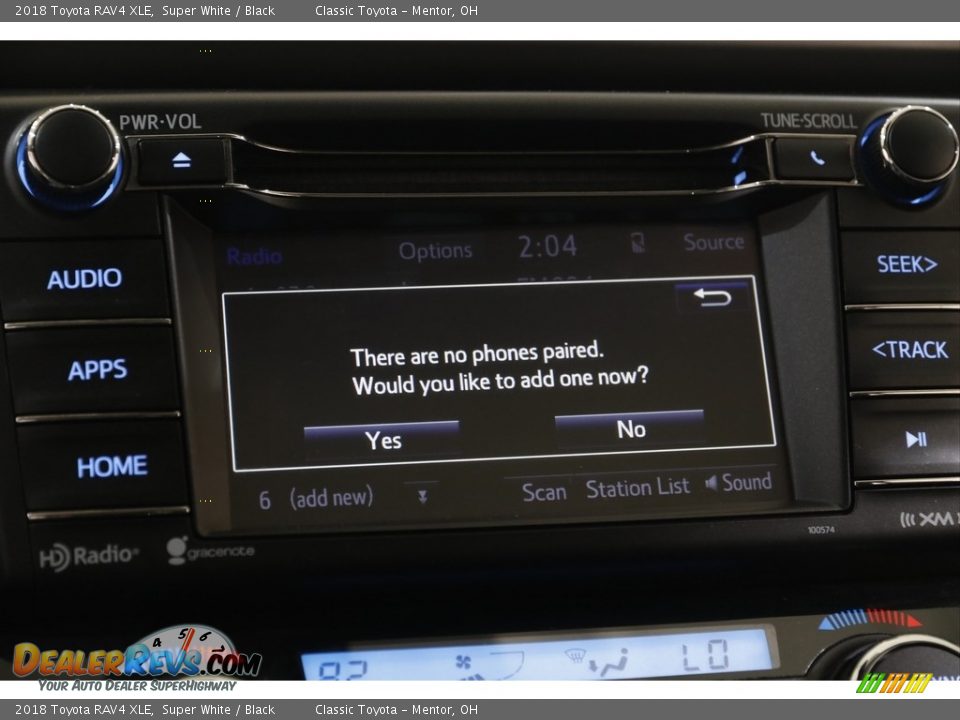 2018 Toyota RAV4 XLE Super White / Black Photo #12