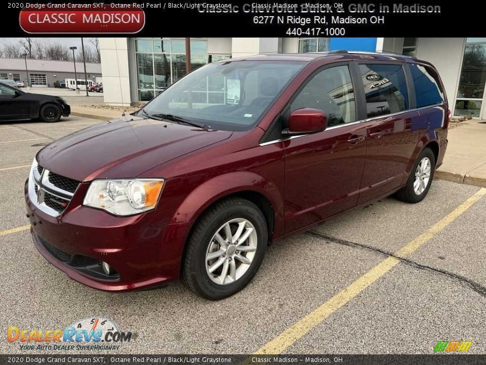 2020 Dodge Grand Caravan SXT Octane Red Pearl / Black/Light Graystone Photo #1