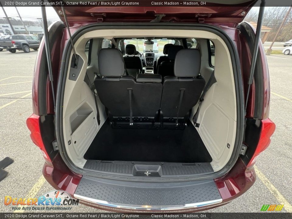 2020 Dodge Grand Caravan SXT Octane Red Pearl / Black/Light Graystone Photo #18