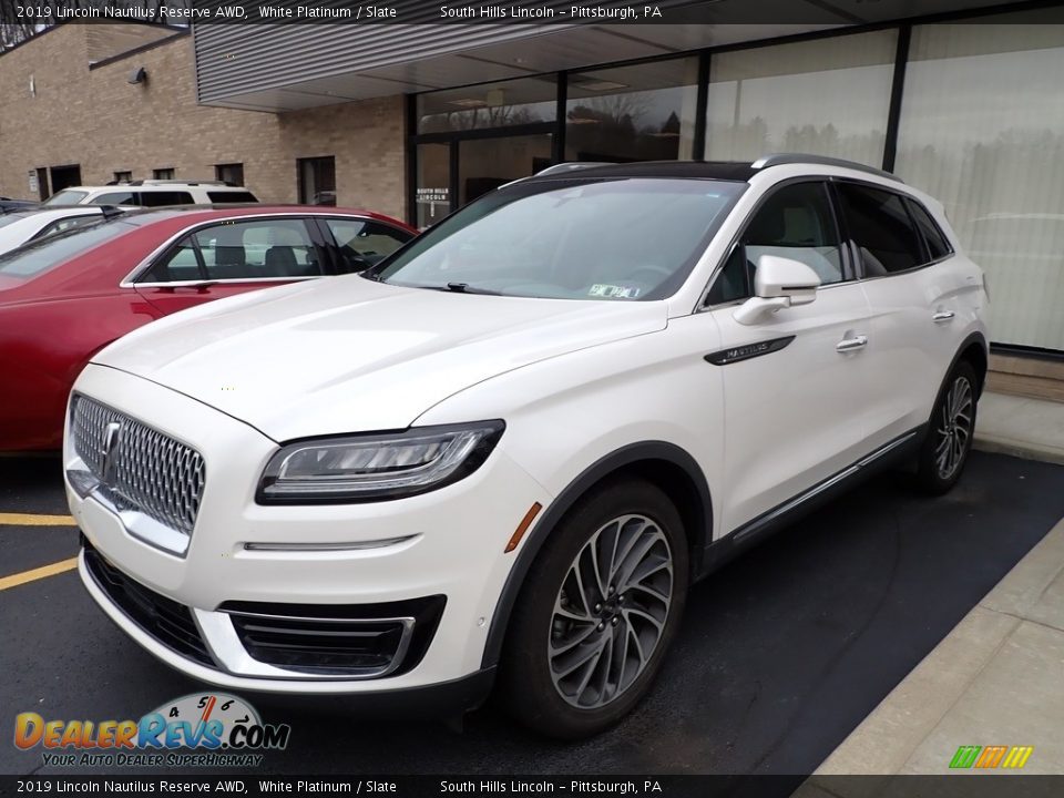 Front 3/4 View of 2019 Lincoln Nautilus Reserve AWD Photo #1