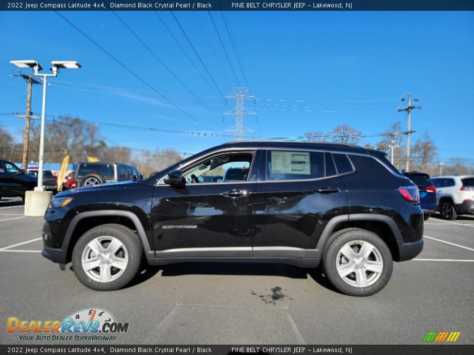 2022 Jeep Compass Latitude 4x4 Diamond Black Crystal Pearl / Black Photo #4