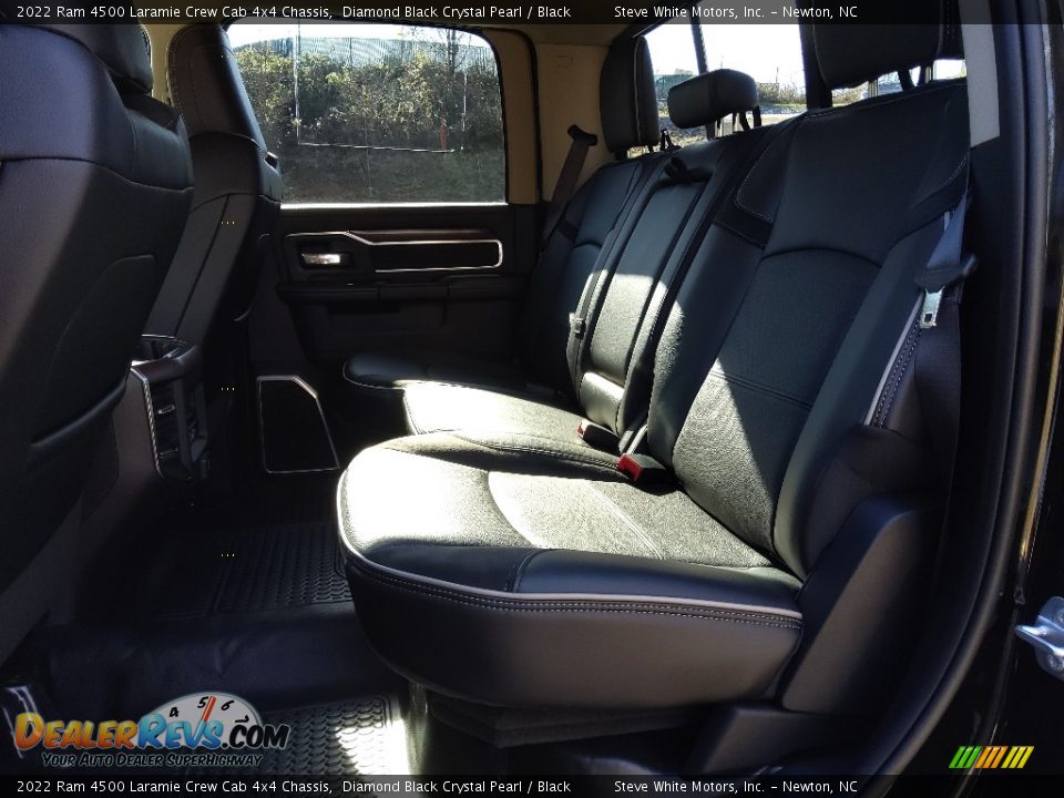 2022 Ram 4500 Laramie Crew Cab 4x4 Chassis Diamond Black Crystal Pearl / Black Photo #13