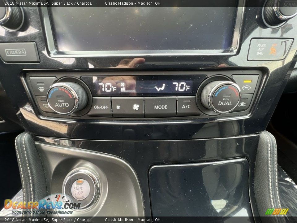 2018 Nissan Maxima SV Super Black / Charcoal Photo #11