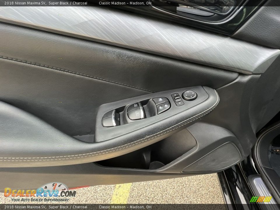 2018 Nissan Maxima SV Super Black / Charcoal Photo #17