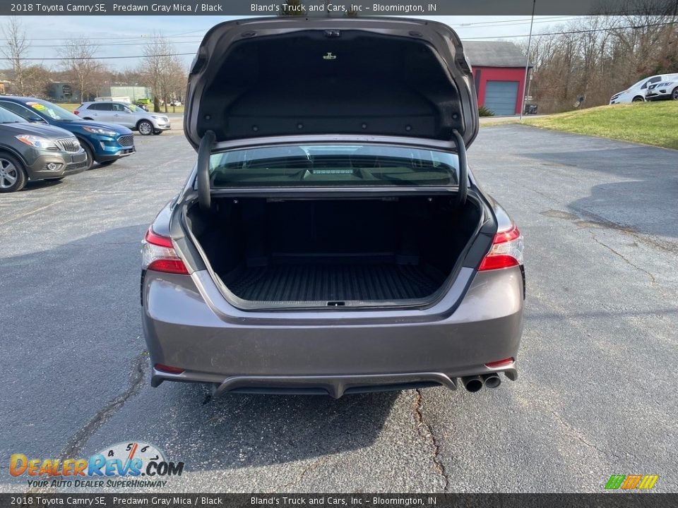 2018 Toyota Camry SE Predawn Gray Mica / Black Photo #9