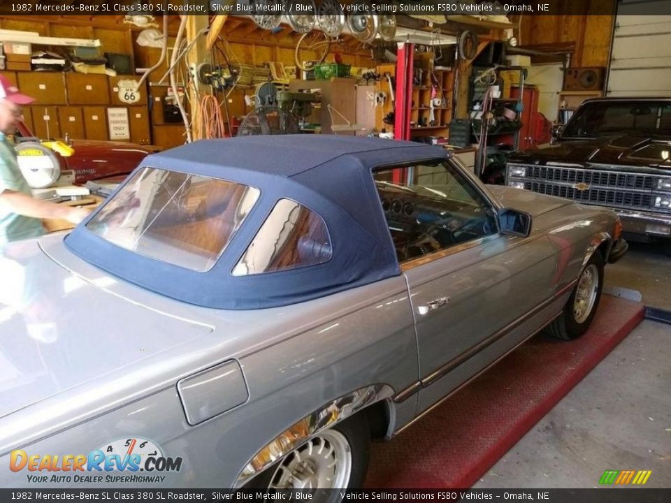 1982 Mercedes-Benz SL Class 380 SL Roadster Silver Blue Metallic / Blue Photo #2