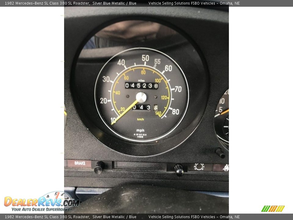 1982 Mercedes-Benz SL Class 380 SL Roadster Gauges Photo #26