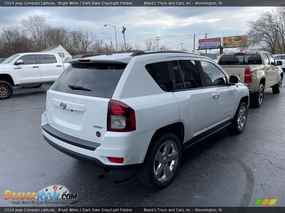 2014 Jeep Compass Latitude Bright White / Dark Slate Gray/Light Pebble Photo #4