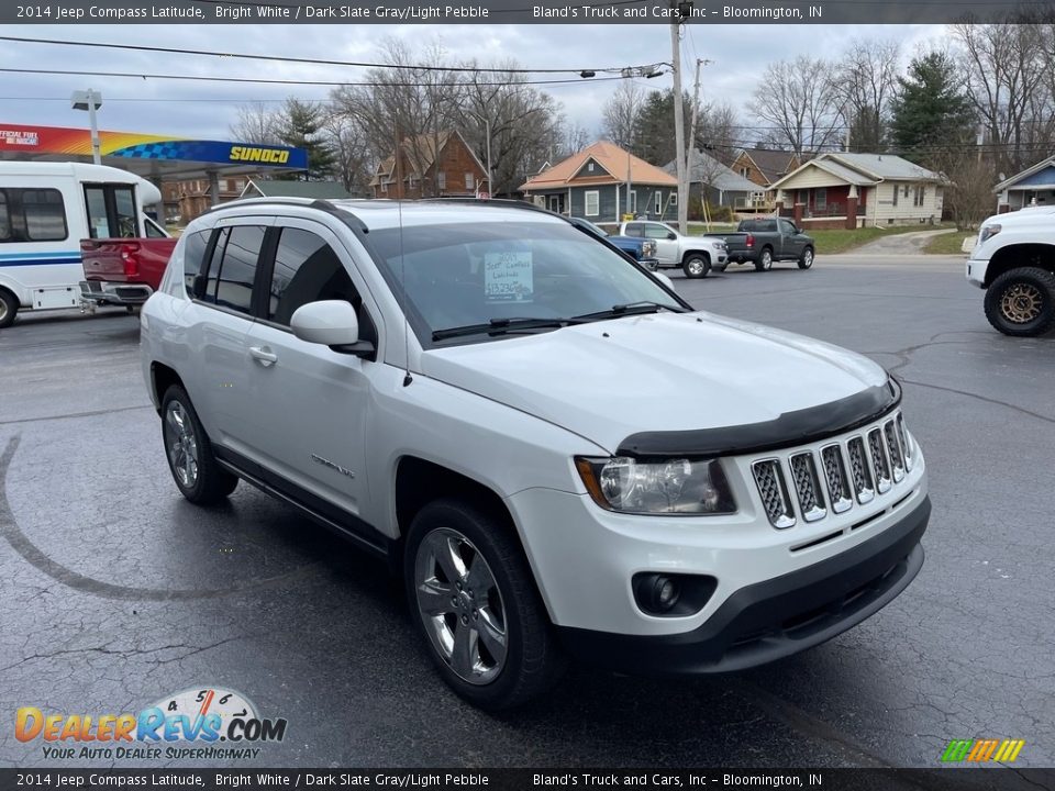 2014 Jeep Compass Latitude Bright White / Dark Slate Gray/Light Pebble Photo #5