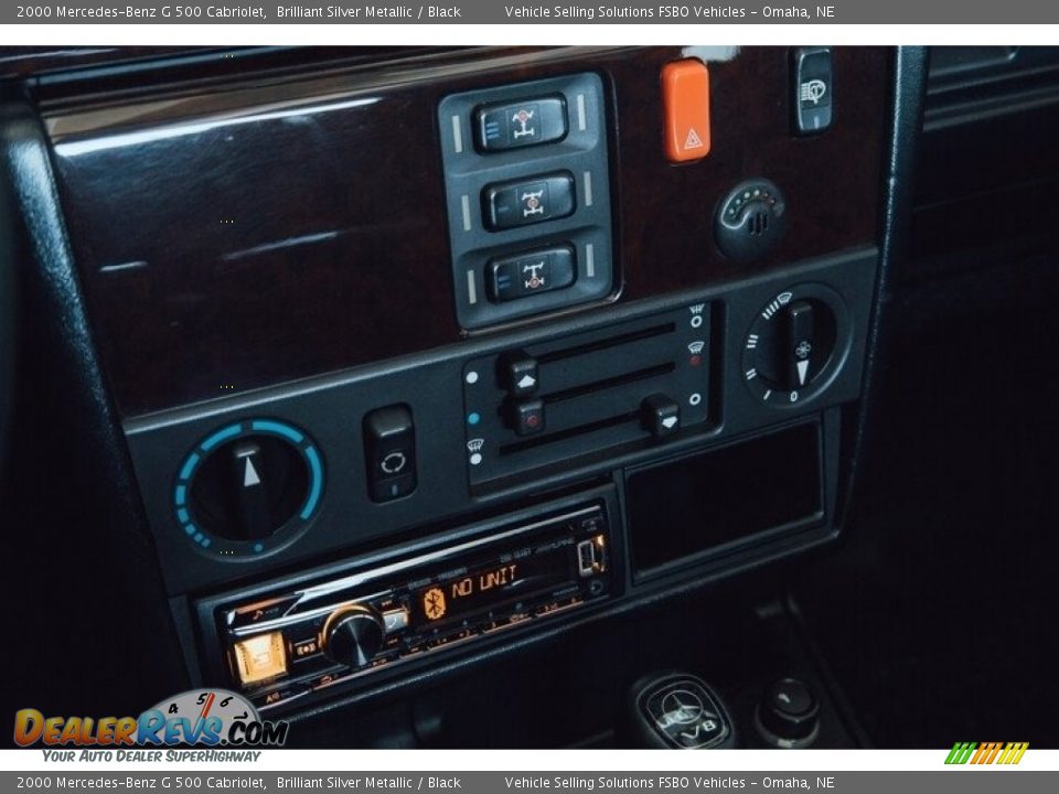 Controls of 2000 Mercedes-Benz G 500 Cabriolet Photo #16
