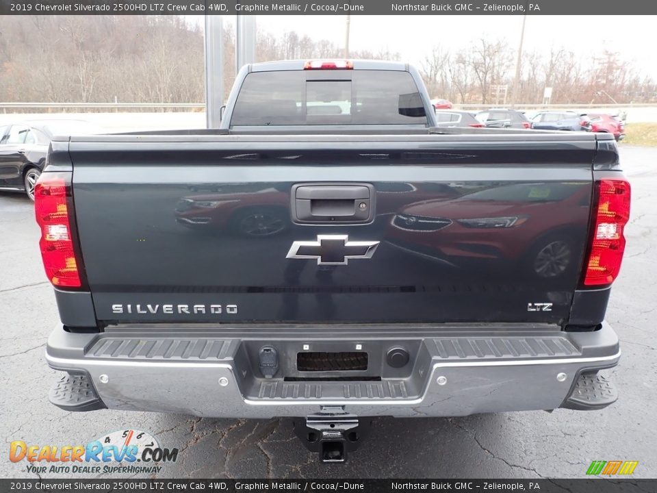 2019 Chevrolet Silverado 2500HD LTZ Crew Cab 4WD Graphite Metallic / Cocoa/­Dune Photo #9