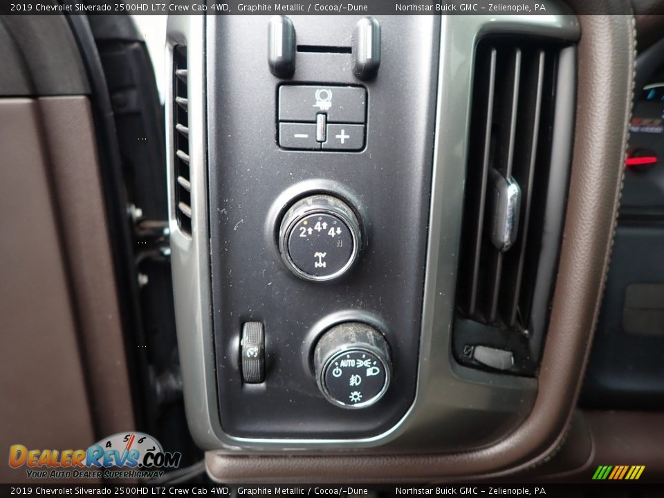 2019 Chevrolet Silverado 2500HD LTZ Crew Cab 4WD Graphite Metallic / Cocoa/­Dune Photo #15