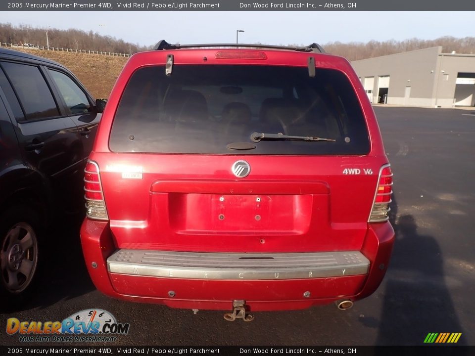 2005 Mercury Mariner Premier 4WD Vivid Red / Pebble/Light Parchment Photo #10