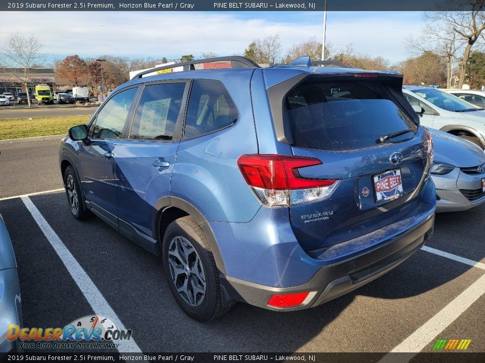 2019 Subaru Forester 2.5i Premium Horizon Blue Pearl / Gray Photo #5