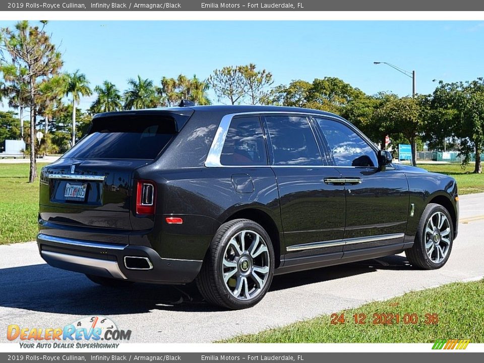 Infinity Black 2019 Rolls-Royce Cullinan  Photo #6