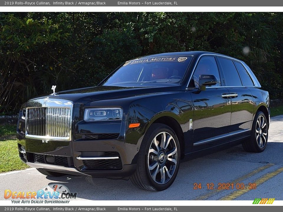 Infinity Black 2019 Rolls-Royce Cullinan  Photo #14