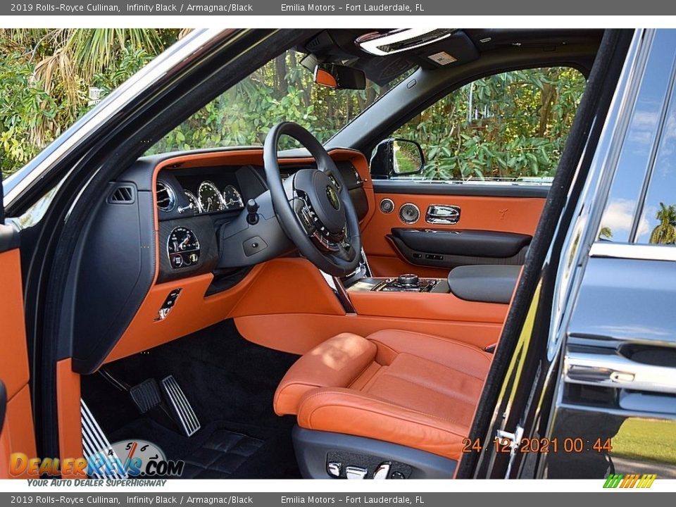 Armagnac/Black Interior - 2019 Rolls-Royce Cullinan  Photo #23