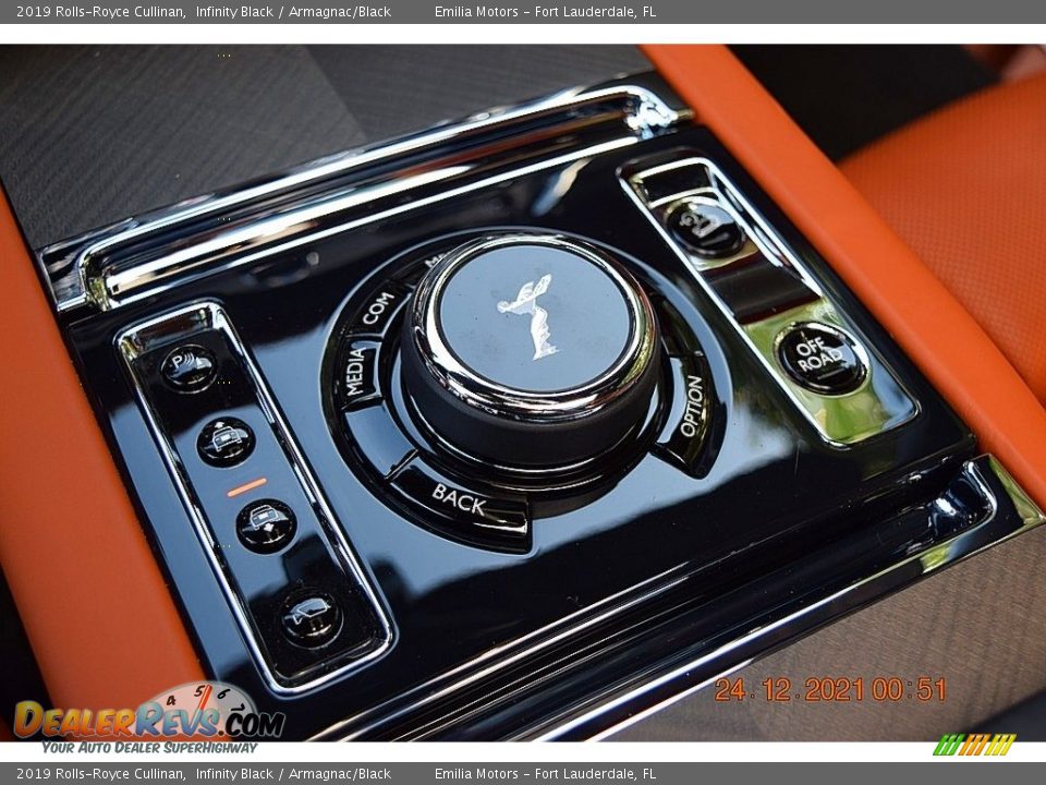 Controls of 2019 Rolls-Royce Cullinan  Photo #53