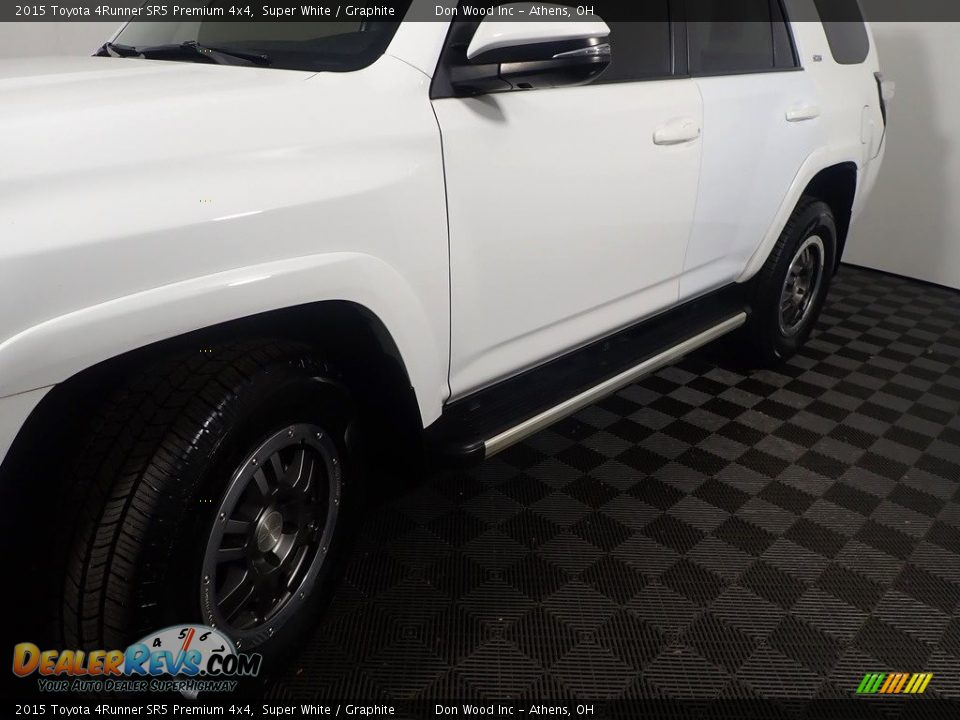 2015 Toyota 4Runner SR5 Premium 4x4 Super White / Graphite Photo #13