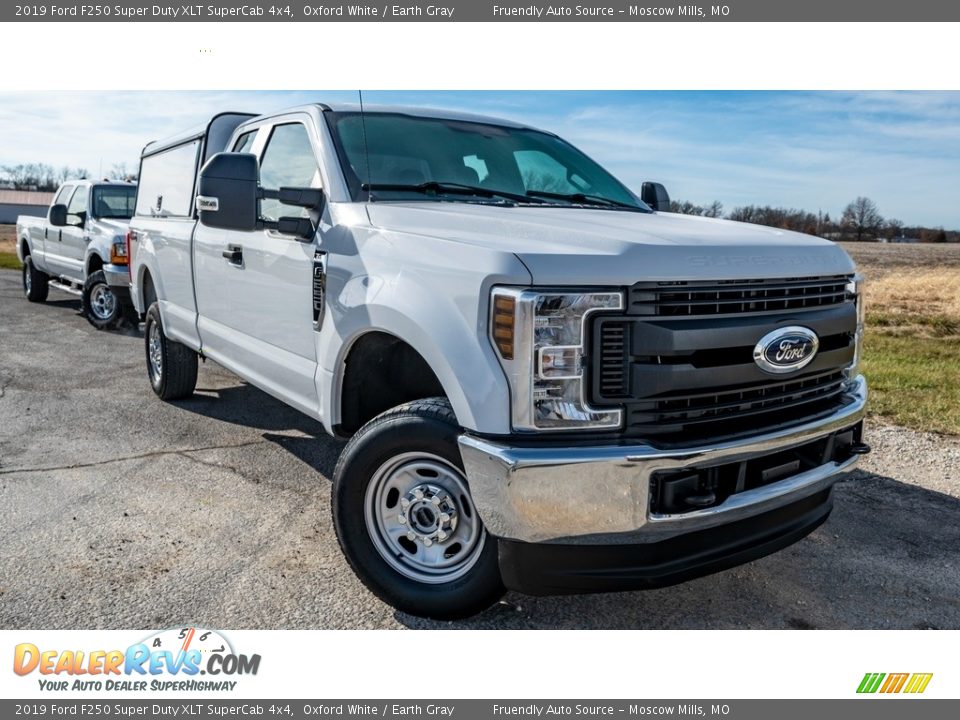 2019 Ford F250 Super Duty XLT SuperCab 4x4 Oxford White / Earth Gray Photo #1