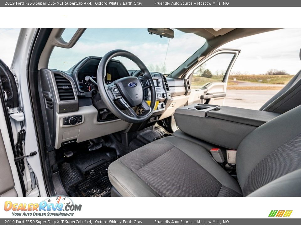 2019 Ford F250 Super Duty XLT SuperCab 4x4 Oxford White / Earth Gray Photo #19