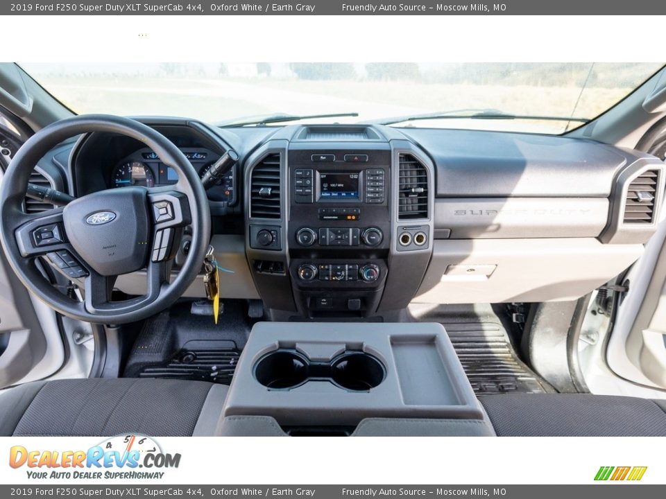 2019 Ford F250 Super Duty XLT SuperCab 4x4 Oxford White / Earth Gray Photo #30