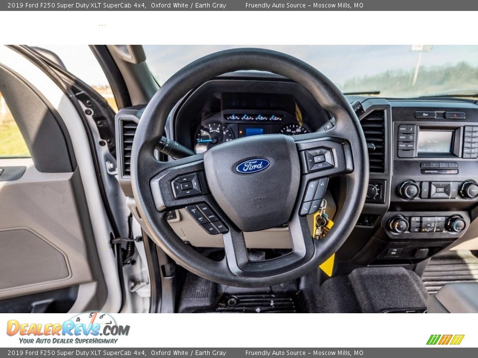 2019 Ford F250 Super Duty XLT SuperCab 4x4 Oxford White / Earth Gray Photo #32