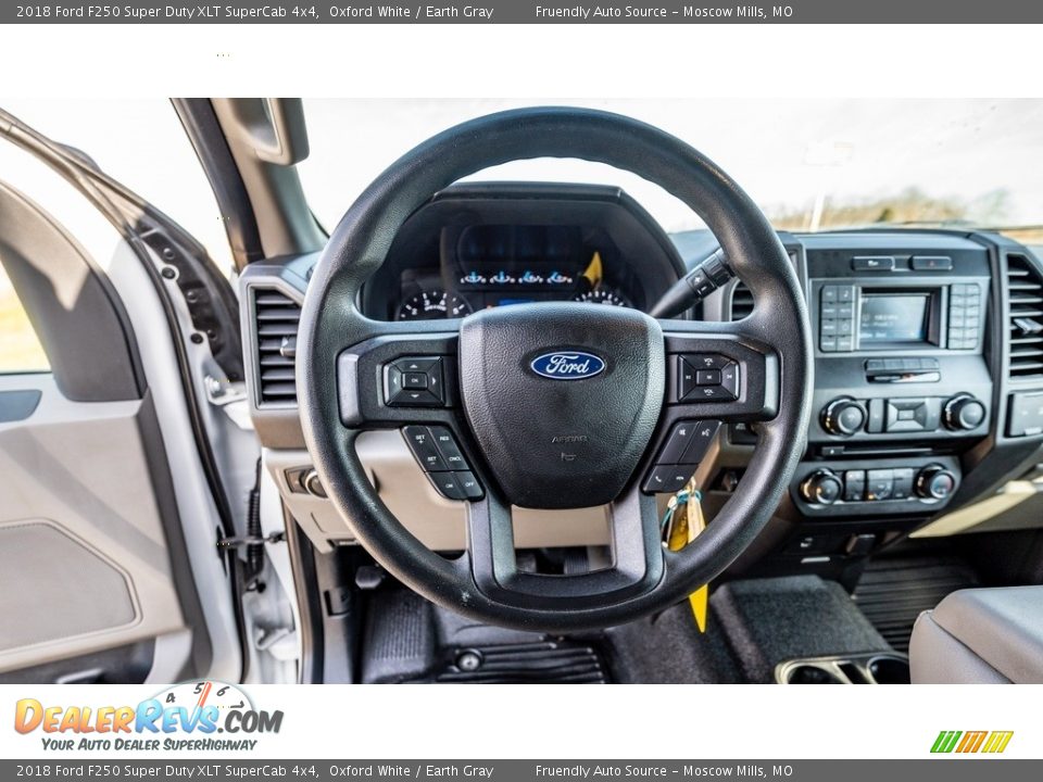 2018 Ford F250 Super Duty XLT SuperCab 4x4 Oxford White / Earth Gray Photo #32