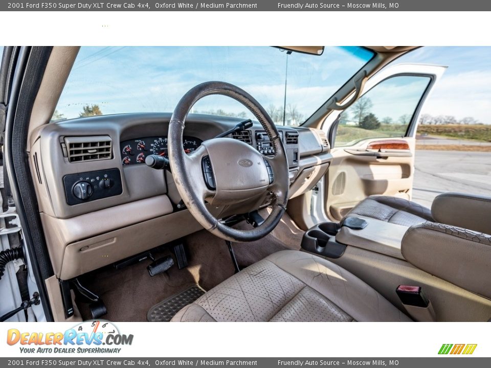 Medium Parchment Interior - 2001 Ford F350 Super Duty XLT Crew Cab 4x4 Photo #19