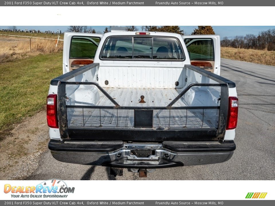 2001 Ford F350 Super Duty XLT Crew Cab 4x4 Oxford White / Medium Parchment Photo #20