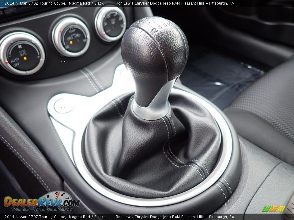 2014 Nissan 370Z Touring Coupe Shifter Photo #12