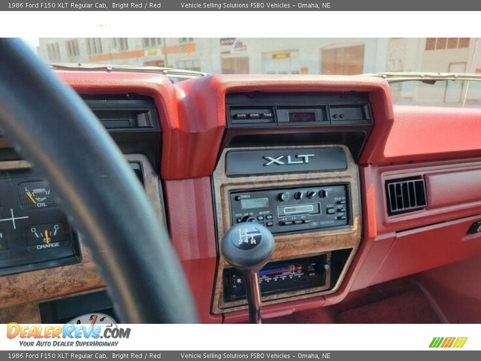 Dashboard of 1986 Ford F150 XLT Regular Cab Photo #18