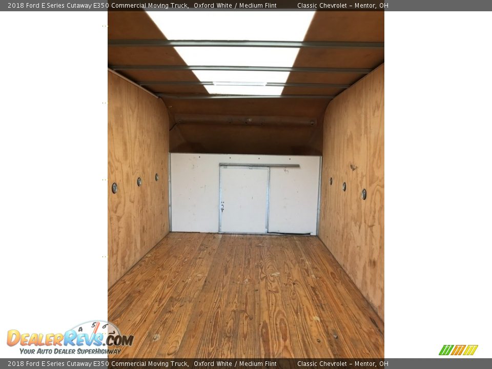 2018 Ford E Series Cutaway E350 Commercial Moving Truck Oxford White / Medium Flint Photo #17