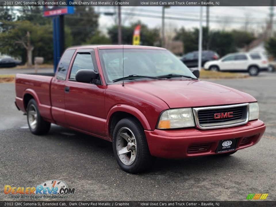 Front 3/4 View of 2003 GMC Sonoma SL Extended Cab Photo #7