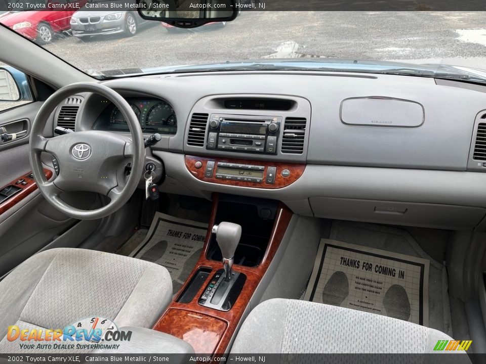 2002 Toyota Camry XLE Catalina Blue Metallic / Stone Photo #18