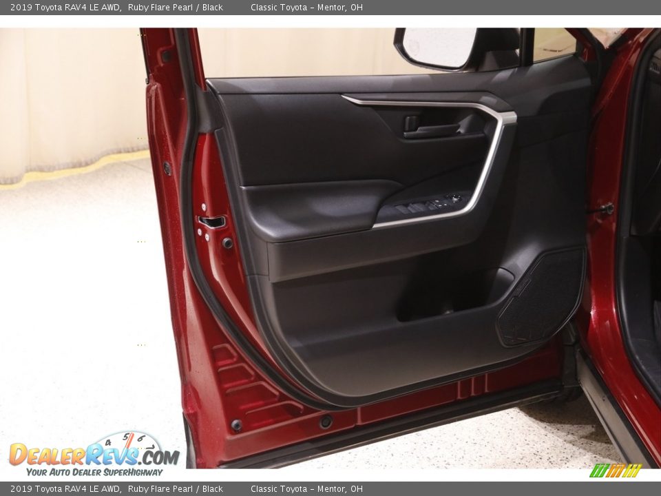 2019 Toyota RAV4 LE AWD Ruby Flare Pearl / Black Photo #4
