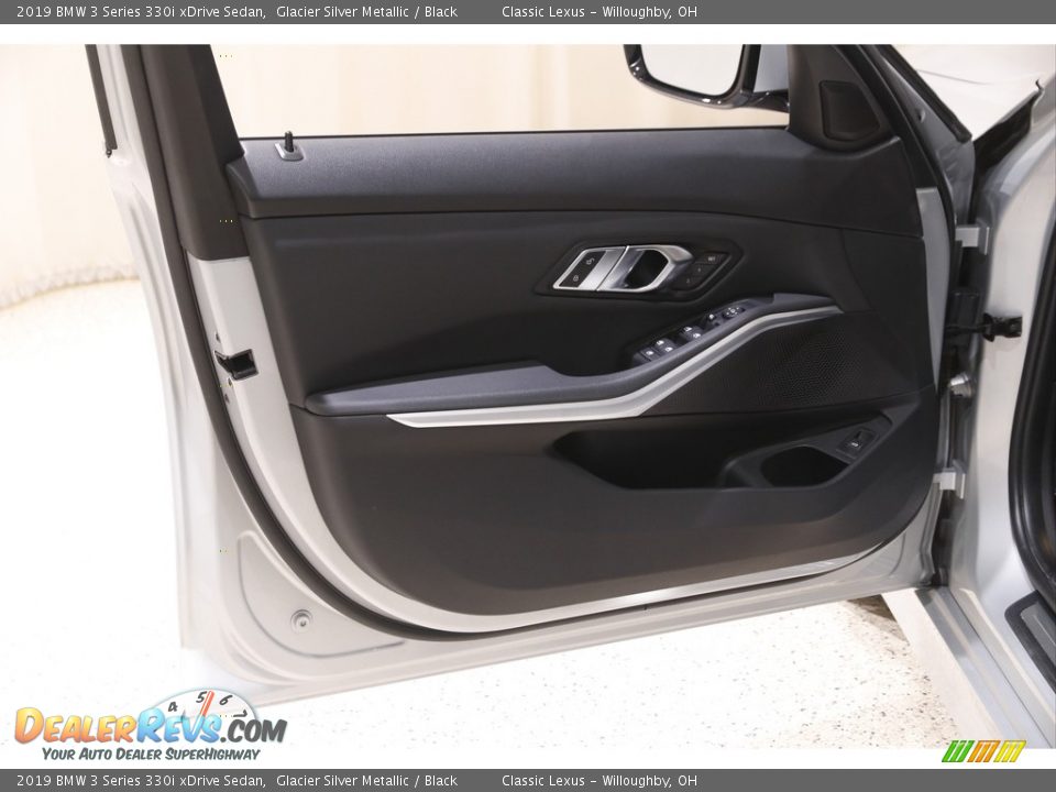 2019 BMW 3 Series 330i xDrive Sedan Glacier Silver Metallic / Black Photo #4