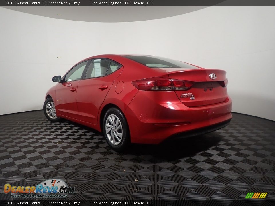 2018 Hyundai Elantra SE Scarlet Red / Gray Photo #10