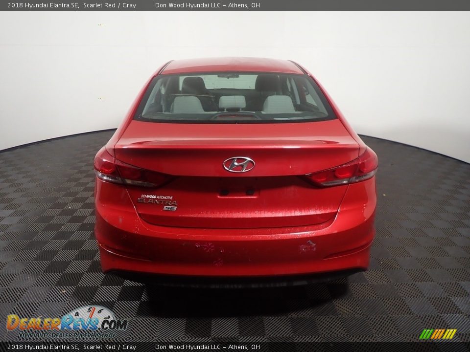 2018 Hyundai Elantra SE Scarlet Red / Gray Photo #12