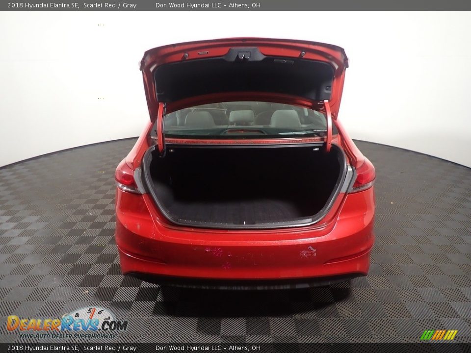 2018 Hyundai Elantra SE Scarlet Red / Gray Photo #13