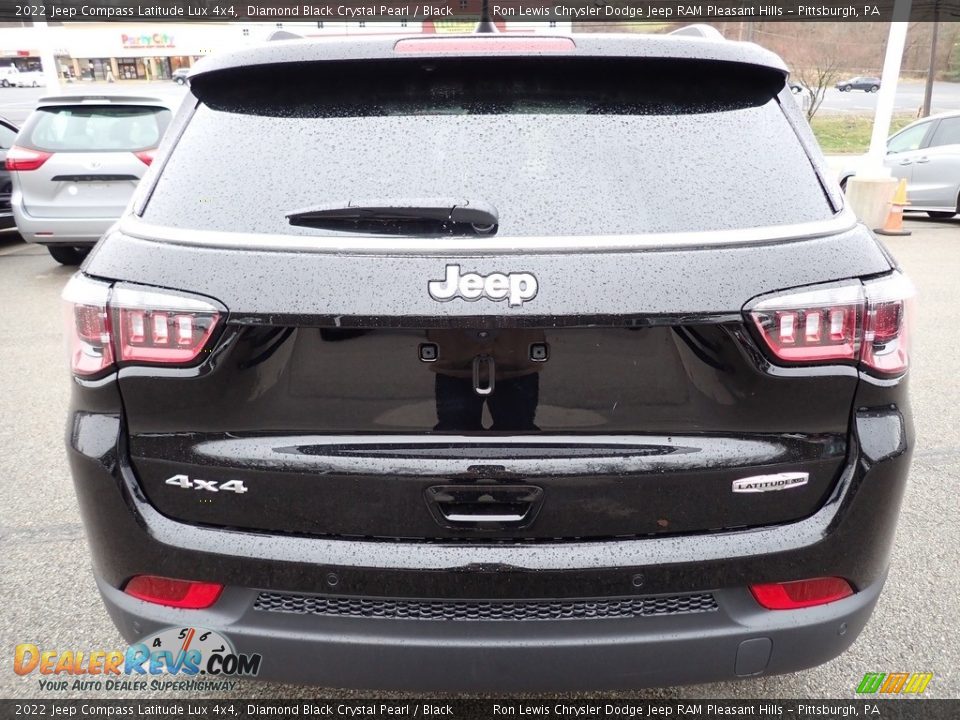 2022 Jeep Compass Latitude Lux 4x4 Diamond Black Crystal Pearl / Black Photo #4